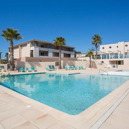 Location D'Un Superbe Appartement Avec Piscine Roquebrune-sur Argens Bagian luar foto