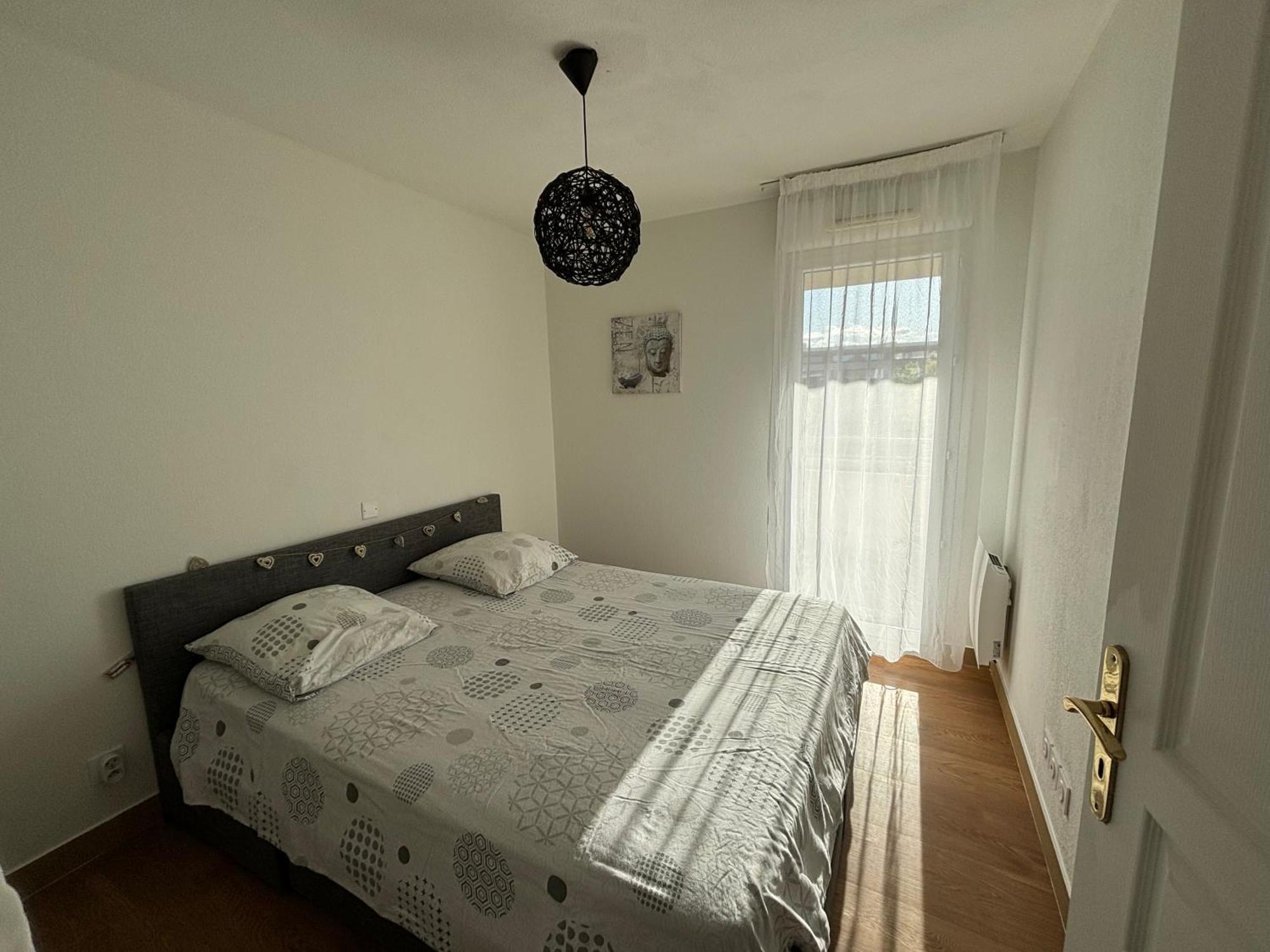 Location D'Un Superbe Appartement Avec Piscine Roquebrune-sur Argens Bagian luar foto