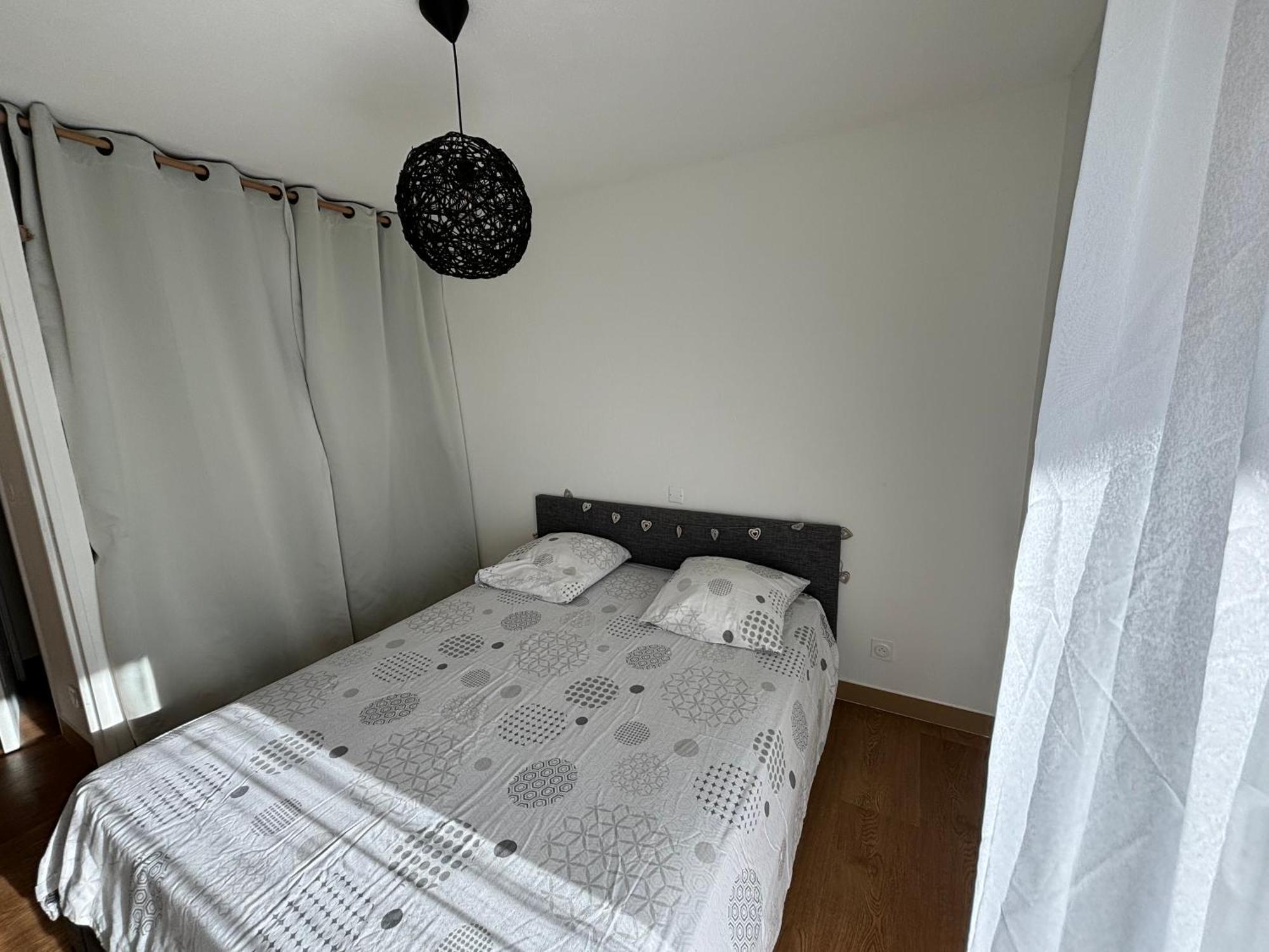 Location D'Un Superbe Appartement Avec Piscine Roquebrune-sur Argens Bagian luar foto